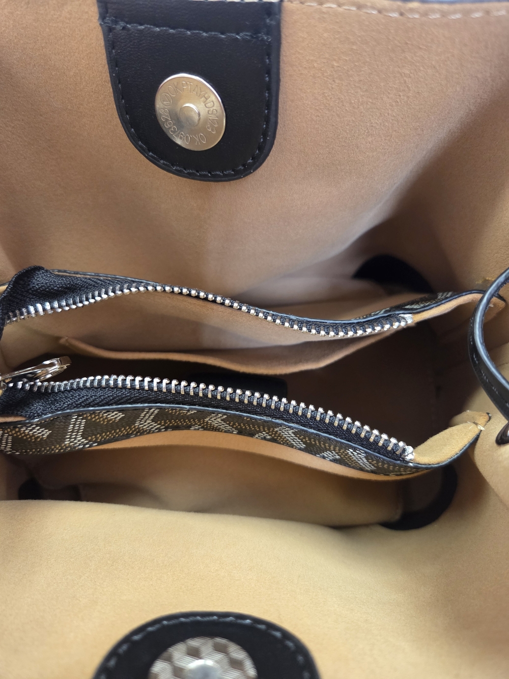 Goyard Black and Brown Drawstring Shoulder Bag - Picture 3 of 6